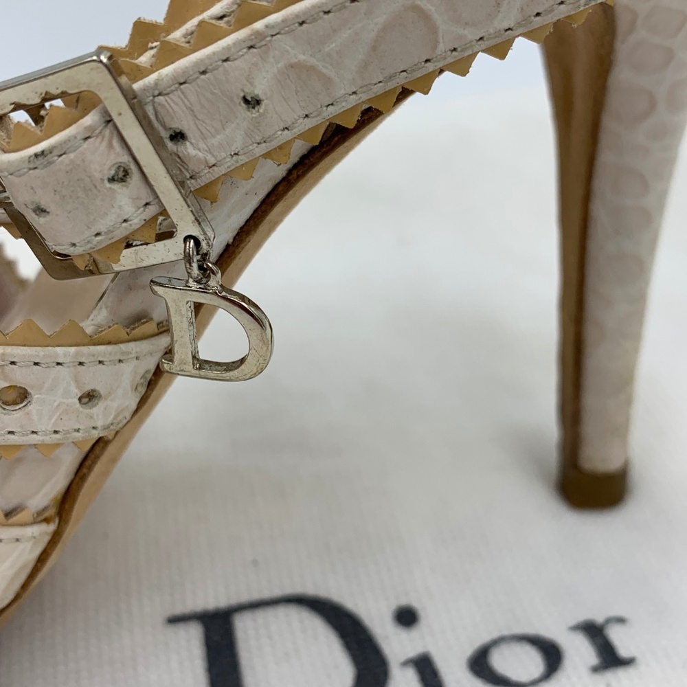 not for sale 🌸CD CHRISTIAN DIOR WOMEN SHOES Lauxry For Wedding or Party👠 - Picture 2 of 8
